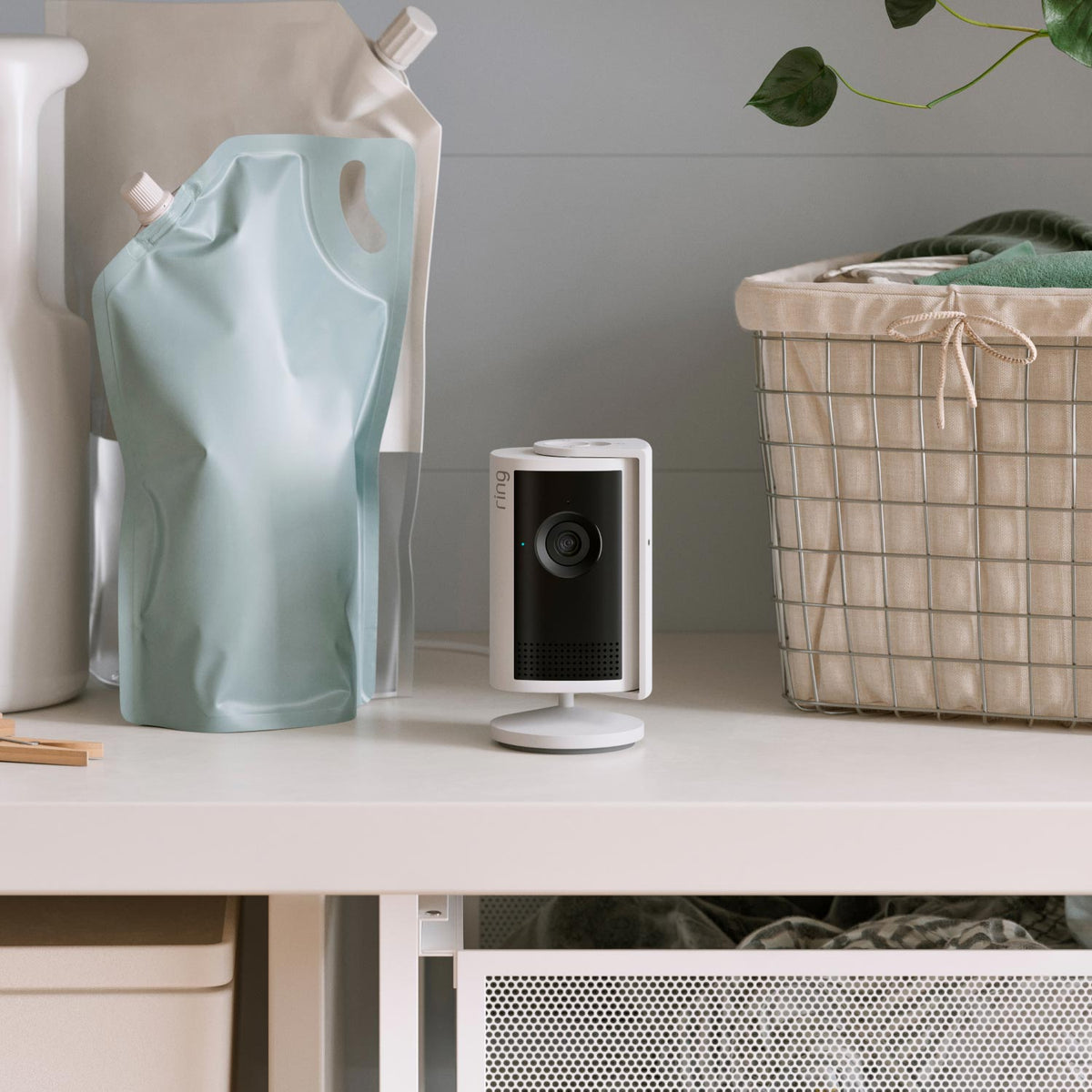 Indoor Cam Plus Featuring Retinal 2K