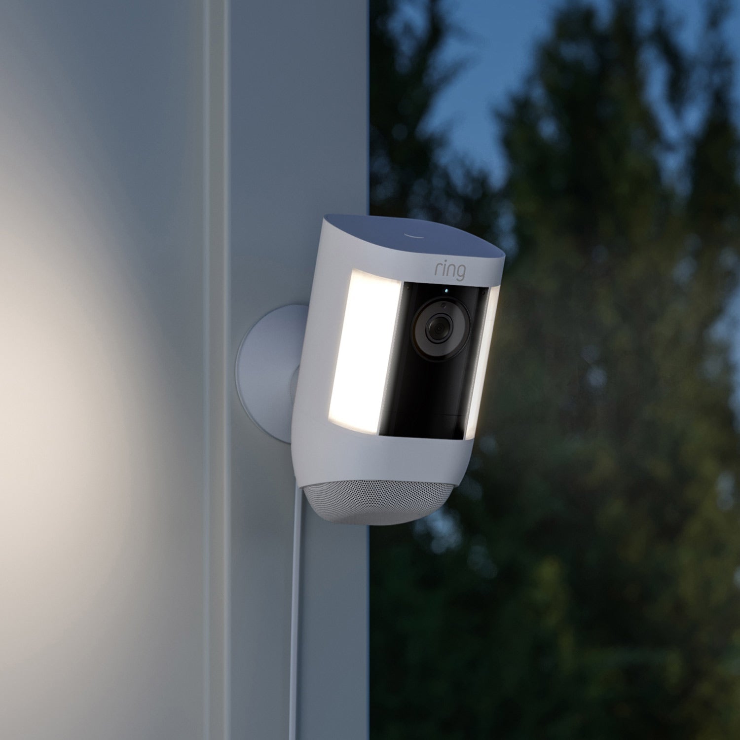 Spotlight Cam Pro Featuring Retinal 2K