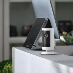 Retail Starter Kit Outdoor Cam Plus Battery + Pan-Tilt Indoor Cam