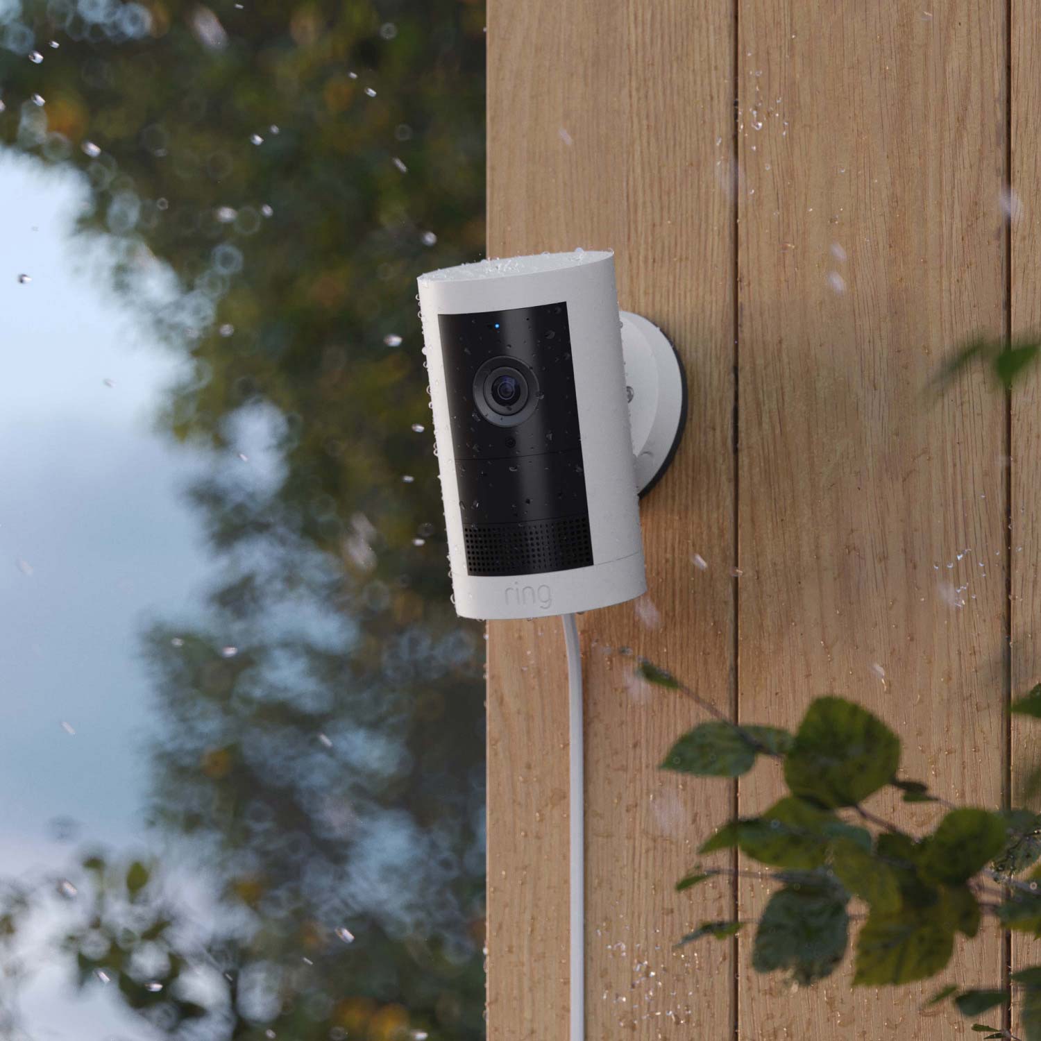 Outdoor Cam Plus Featuring Retinal 2K