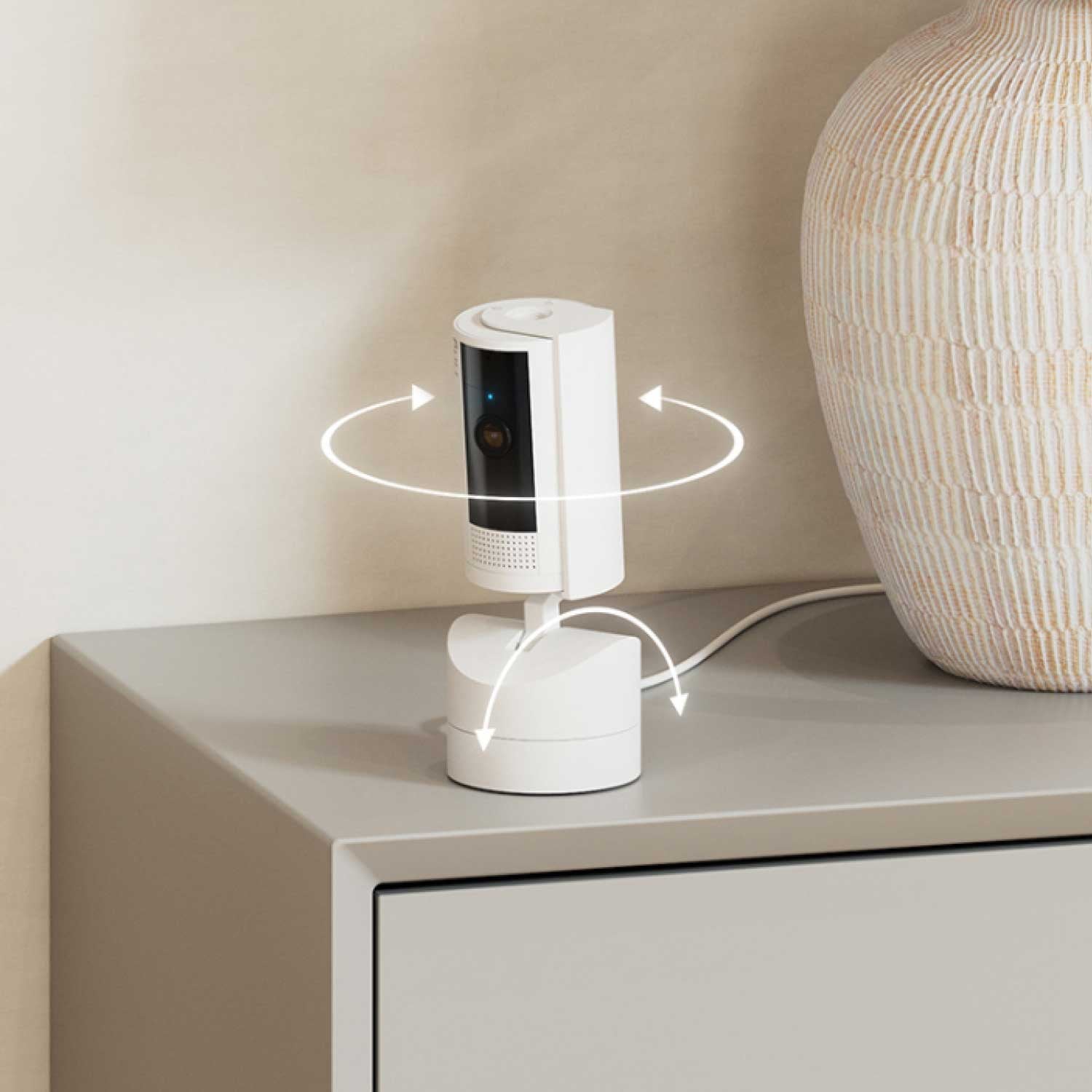 Outdoor Cam Plus Plug-In + Pan-Tilt Indoor Cam